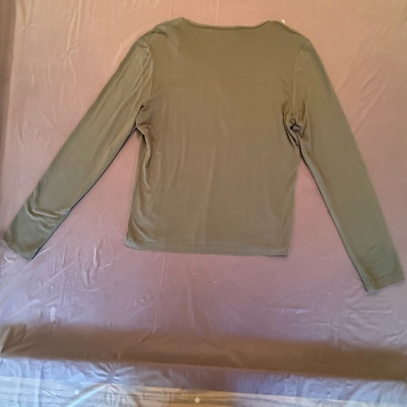 Carlisle Women's Tan/Green Long Sleeve V-neck Top Size Large MSRP $228 - Picture 2 of 7